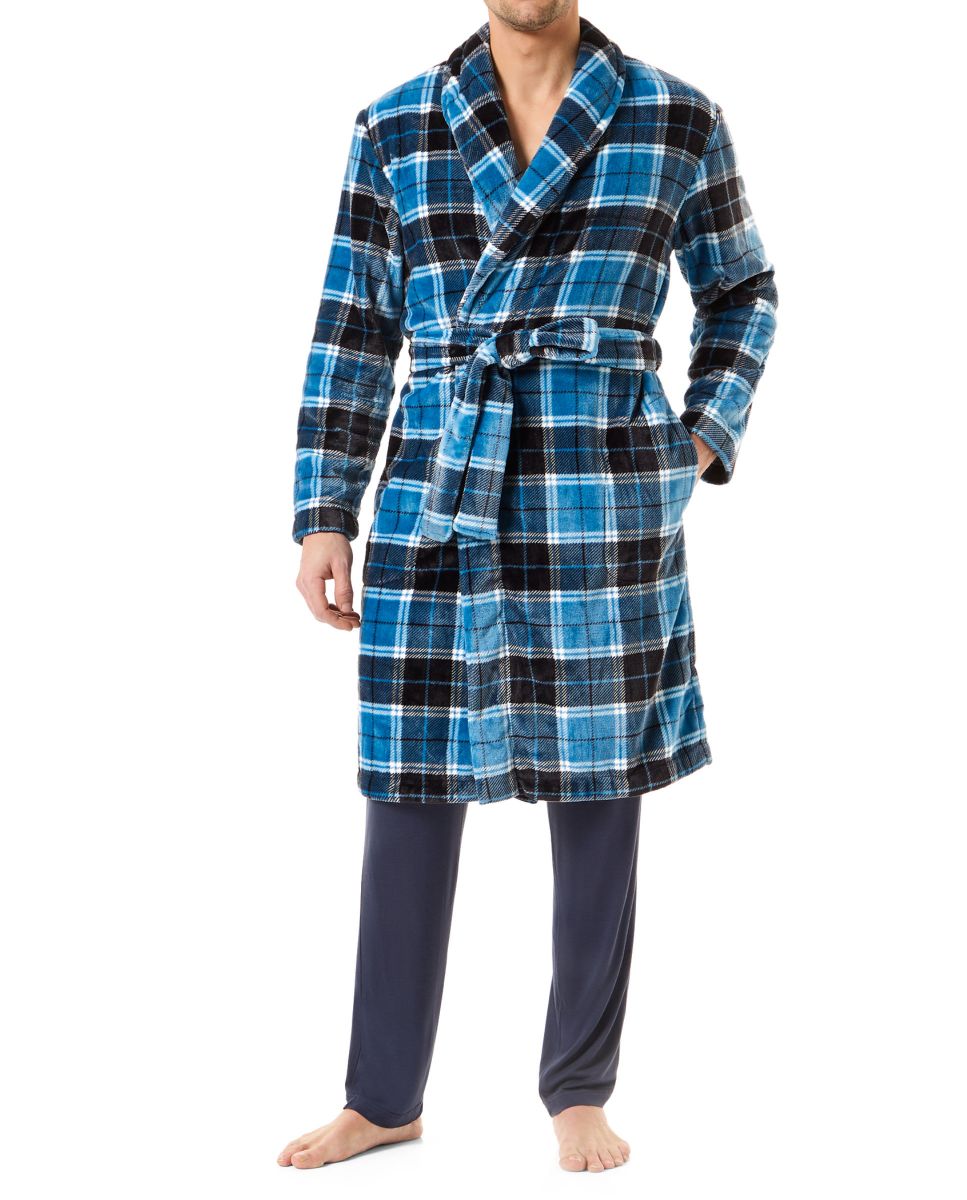 Man in long-sleeved long-sleeved double-breasted winter dressing gown with blue checked dinner jacket