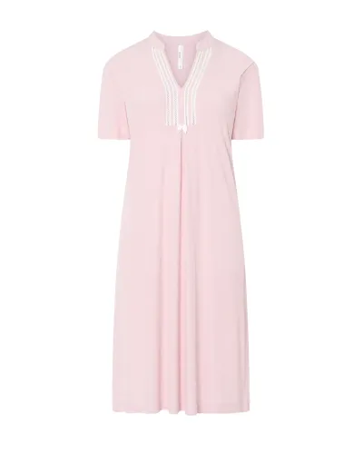 Camisón lencero de manga corta para verano en canalé rosa, cuello abierto y entredos