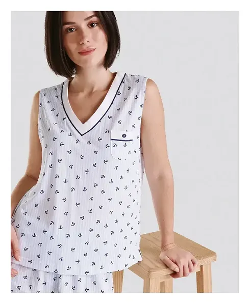 Women's sleeveless V-neck summer pyjama top detail