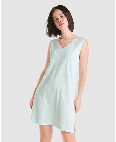 Short summer camisole in fresh and delicate cotton and modal in soft green with lace trimming