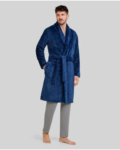 Hombre con bata larga cruzada para  casa azul jacquard marino y cinturón
