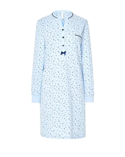 Mujer con camisón manga larga celeste florecitas y cuello abierto botones con lazo