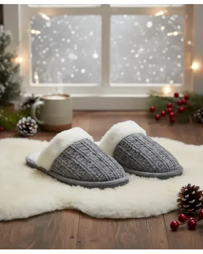 Warm and comfortable open-toe slippers for women