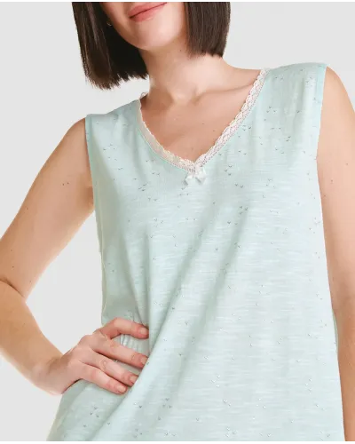 Short summer camisole in fresh and delicate cotton and modal in soft green with lace trimming