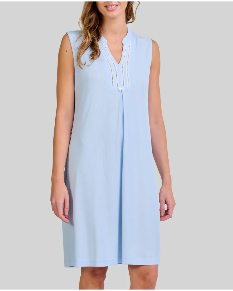 Camisón lencero corto sin mangas color celeste en canalé con entredos y cuello abierto