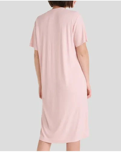 Camisón lencero de manga corta para verano en canalé rosa, cuello abierto y entredos