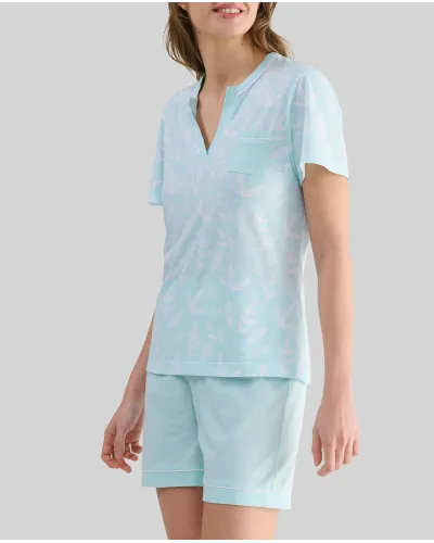 Women's short sleeved pyjamas with open neck and leaf print