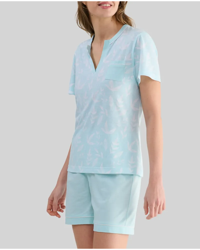 Women's short sleeved pyjamas with open neck and leaf print