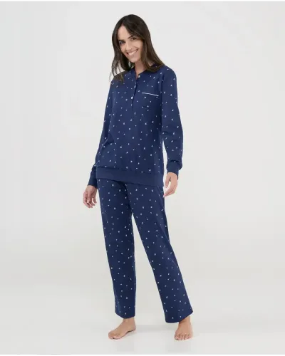 Pijama mujer marino con estampado de estrellas, vista frontal, cuello abierto y botones