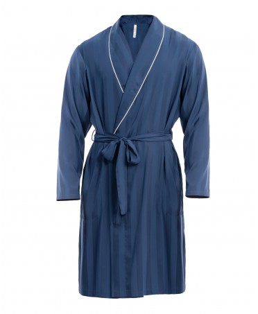 Elegante bata corta de caballero de manga larga en raso jacquard azul.