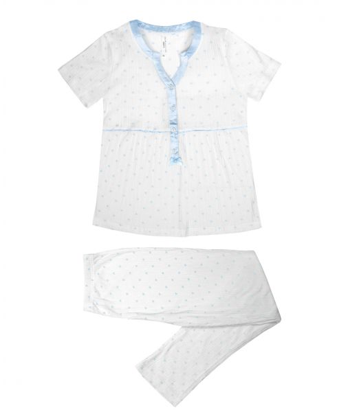 Women's pyjamas with short sleeve jacket and long trousers with heart print.