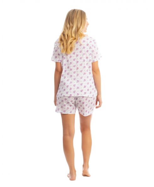 Rear view of summery two-piece pyjamas with shorts and short-sleeved lilac floral T-shirt