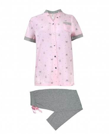 Two-piece pyjamas with pink butterflies short sleeves and grey long trousers.