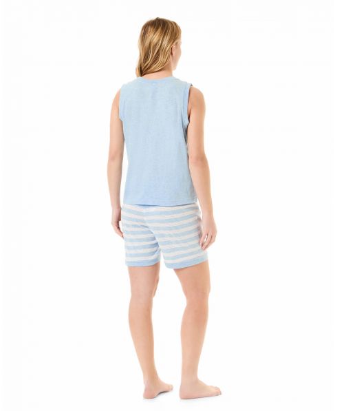 Vista de espalda del pijama corto de dos piezas con pantaloneta corta y top sin mangas