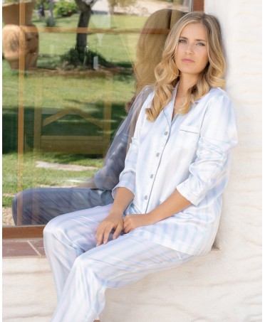 Seductive long women's pyjamas in satin with striped buttoning