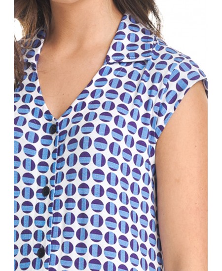 Detail of the open neckline with buttons for this women's beach dress.