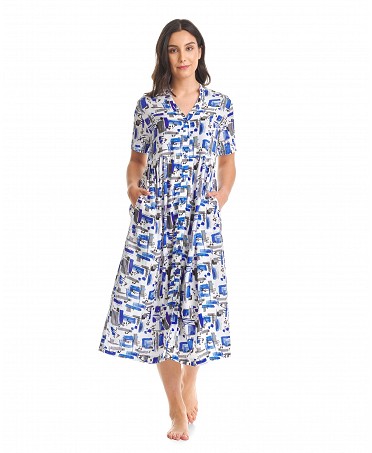 Short sleeved open short sleeve dress with buttons and blue tones print