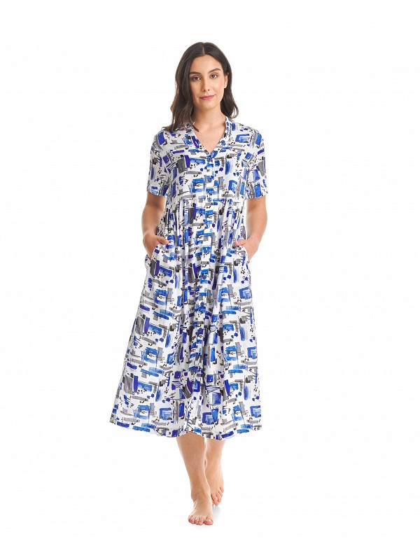 Short sleeved open short sleeve dress with buttons and blue tones print