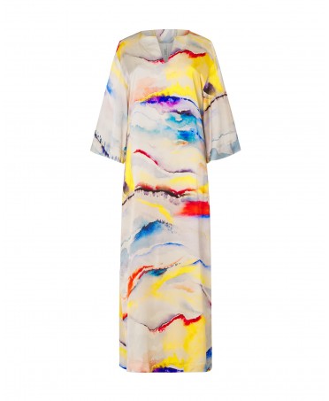 Printed natural silk kaftan with round neckline and central slit, elbow length full length sleeves with side slits.