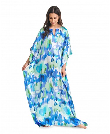 Natural silk kaftan with round neckline and elbow-length butterfly sleeves.