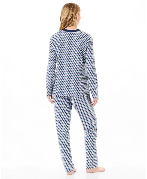 Vista trasera de pijama largo de mujer para invierno estampado a rombos