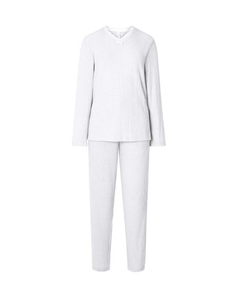 Pijama largo de mujer, chaqueta canale lisa manga larga marfil, cuello pico con puntilla, pantalón largo canale liso.