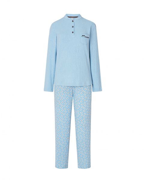 Pijama mixto largo Lohe de mujer celeste, chaqueta lisa cuello botones, pantalón largo estampado margaritas con bolsillos.