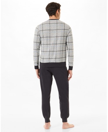 Rear view of long-sleeved plaid winter pyjama with long sleeves