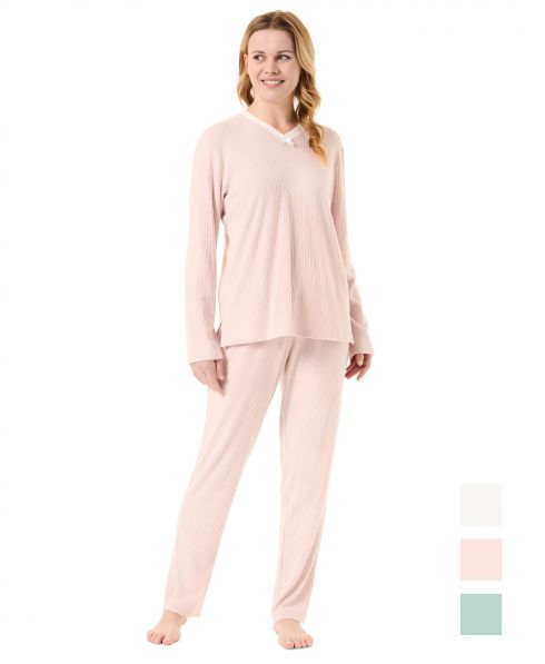 Women's long-sleeved lingerie pyjamas in pale pink with lace detail
