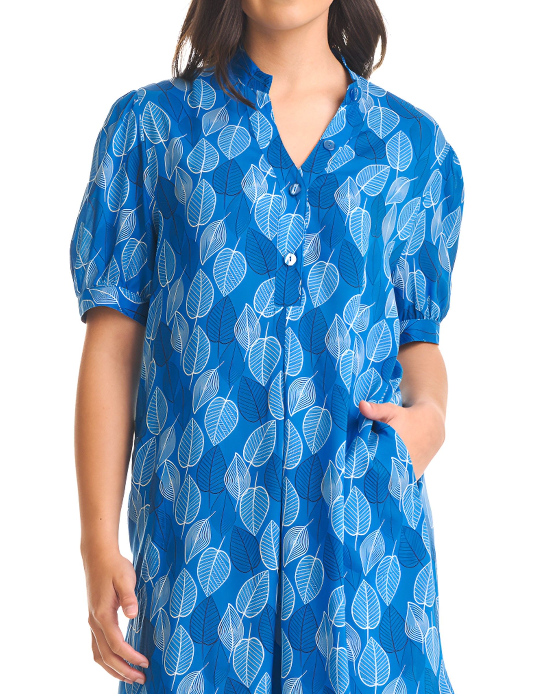 Button-down collar detail for Lohe's blue summer beach dress.