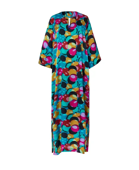 Printed natural silk kaftan with round neckline and central slit, elbow length full length sleeves with side slits.