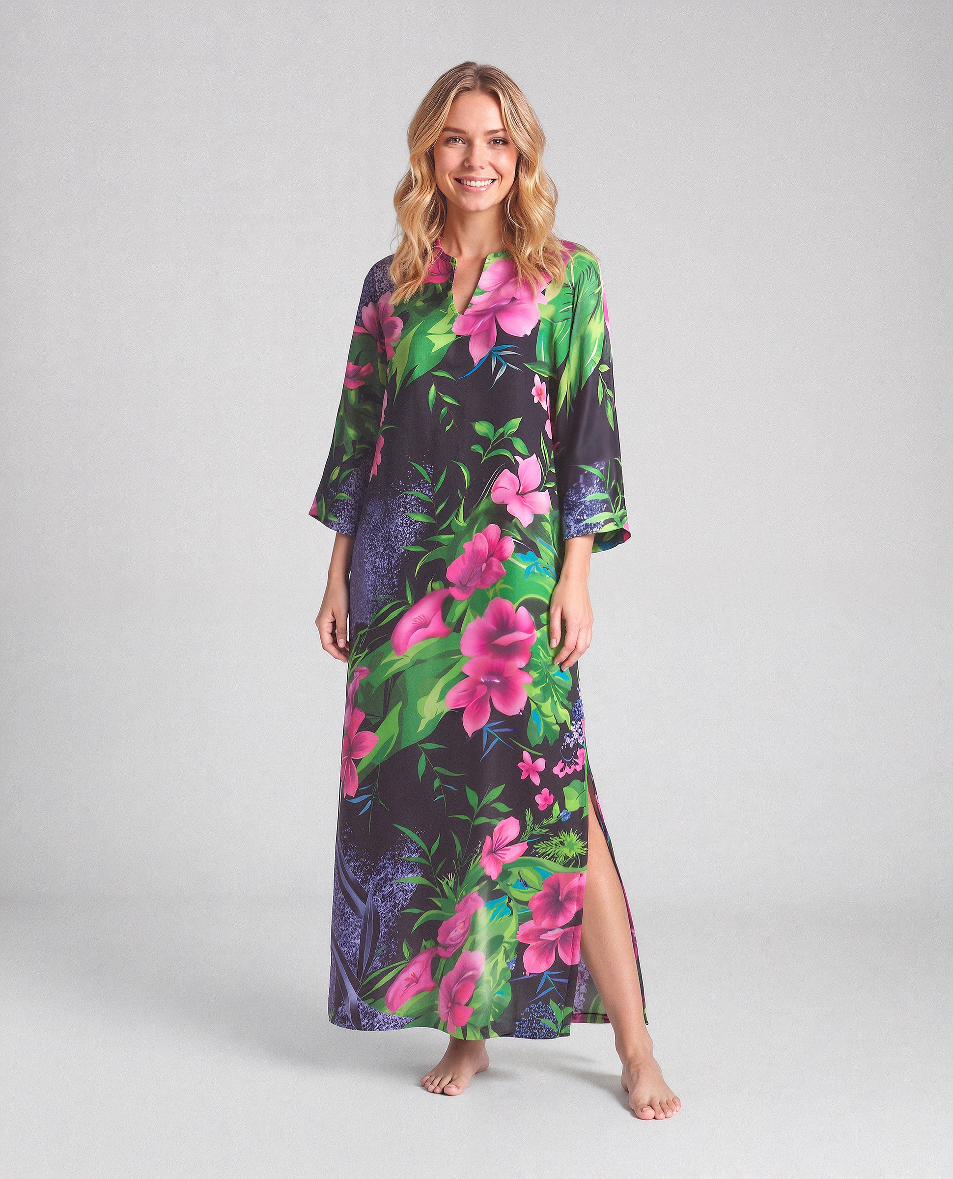 Mujer con caftán seda natural estampado 