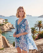 Modelo luce kaftan corto de verano