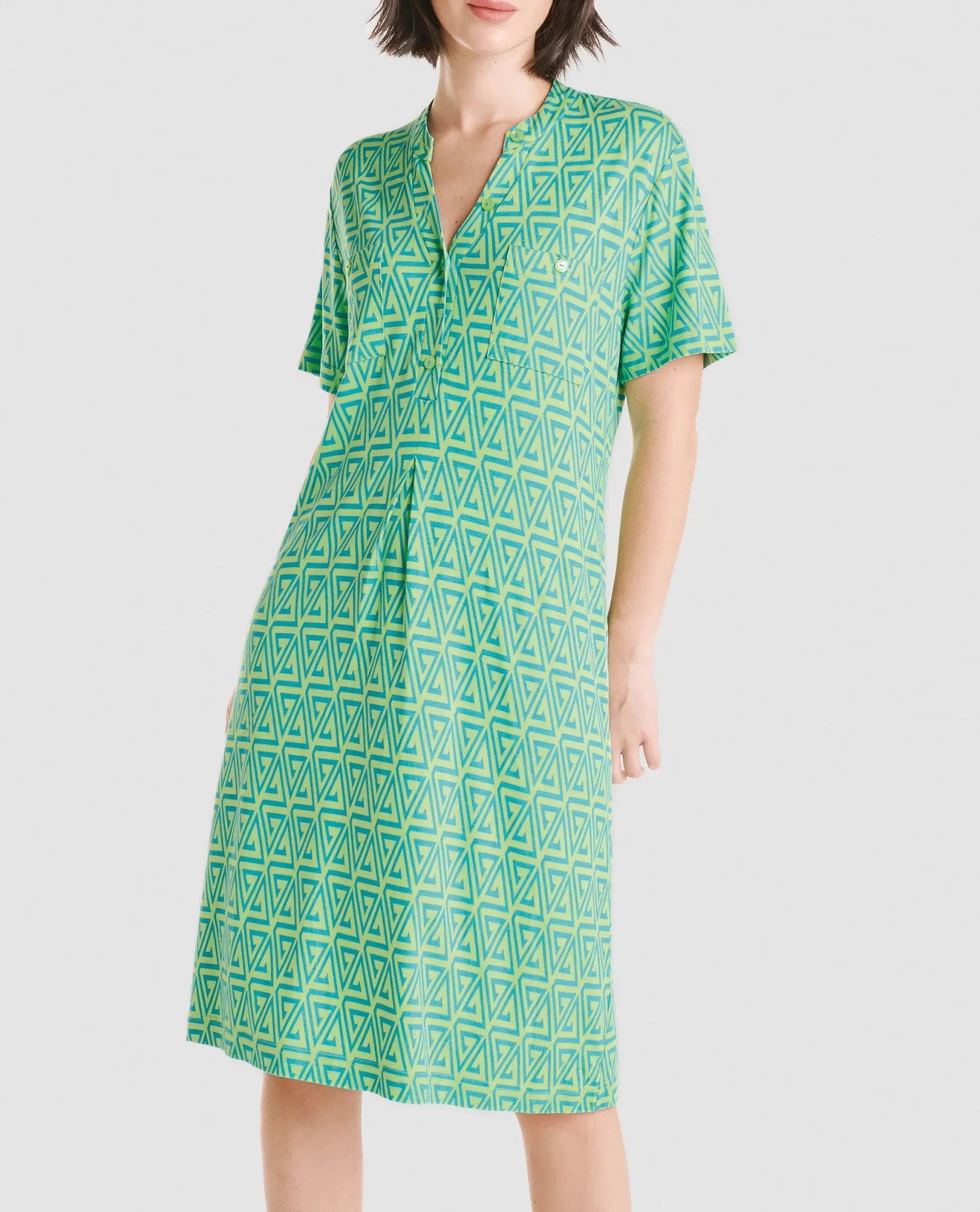 Vestido corto de verano abierto de manga corta color verde geométrico
