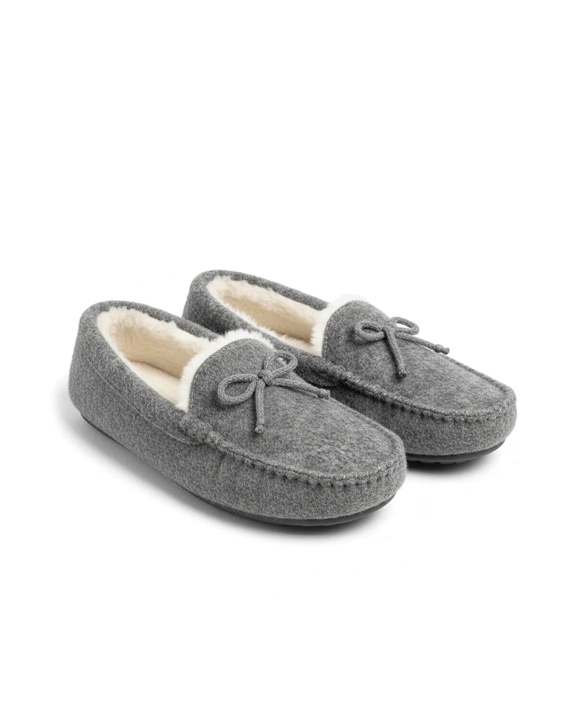 Zapatilla de invierno mocasín vigoré gris con borreguillo