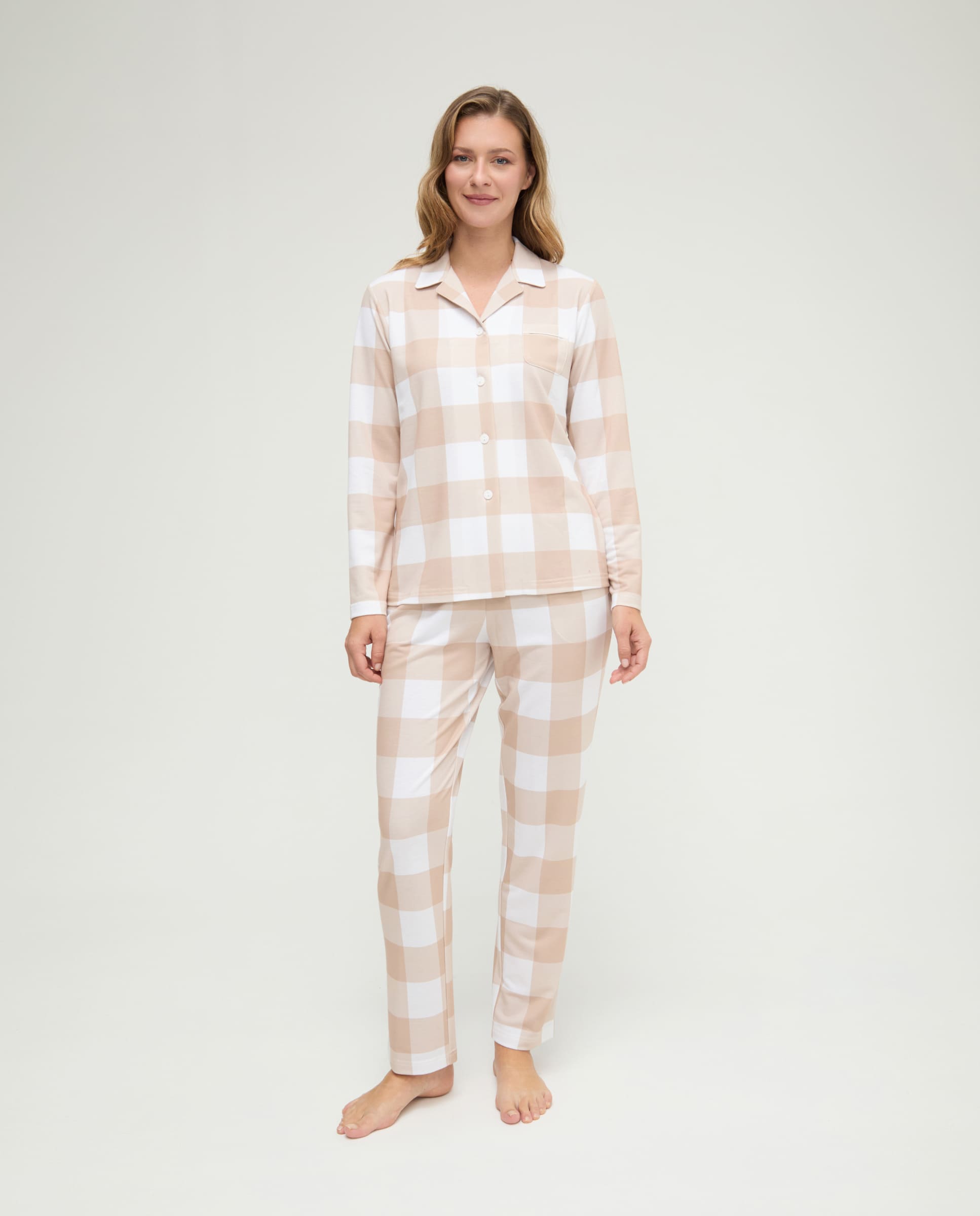 Pijama de invierno manga larga abierto de cuadros camel