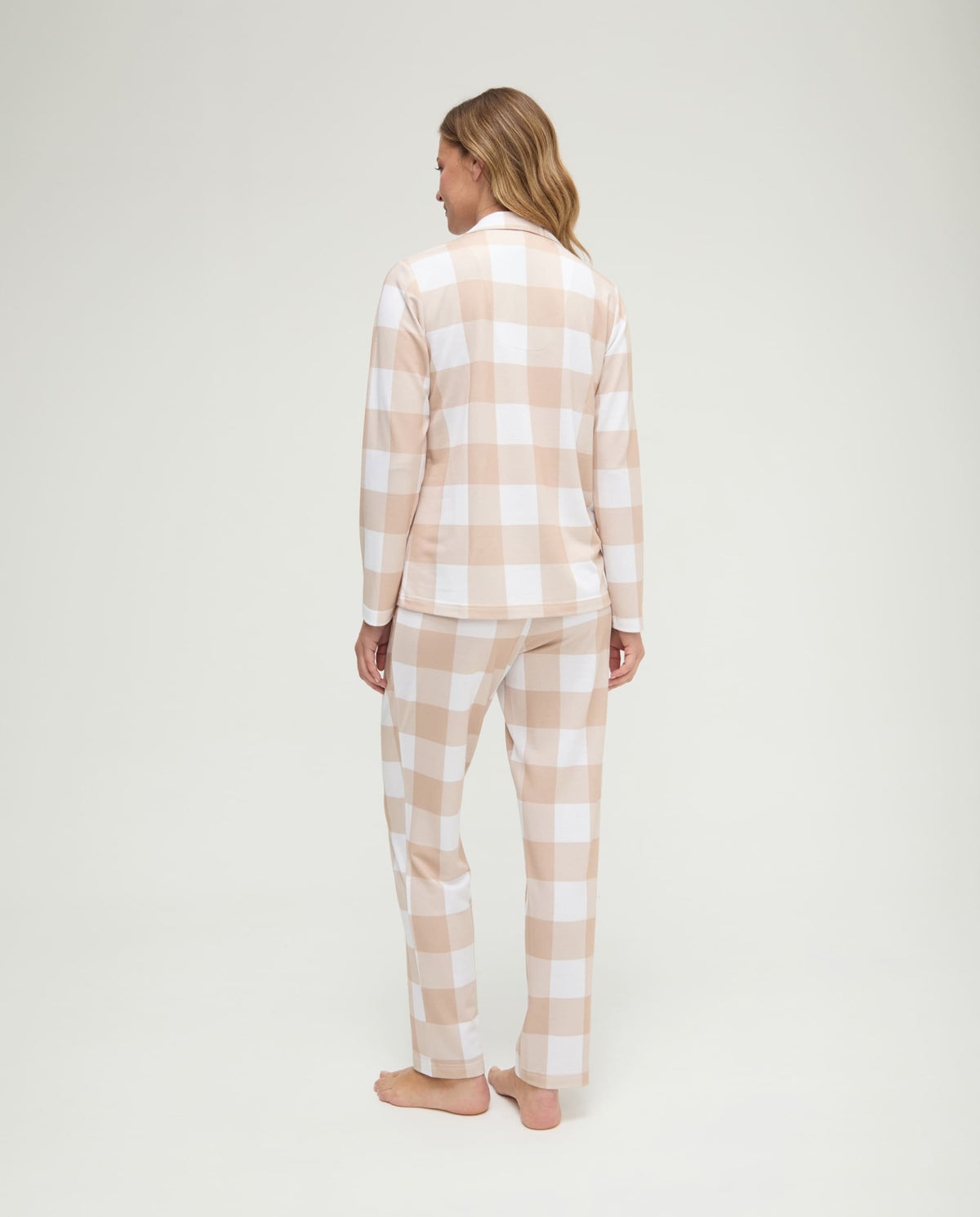 Pijama de invierno manga larga abierto de cuadros camel