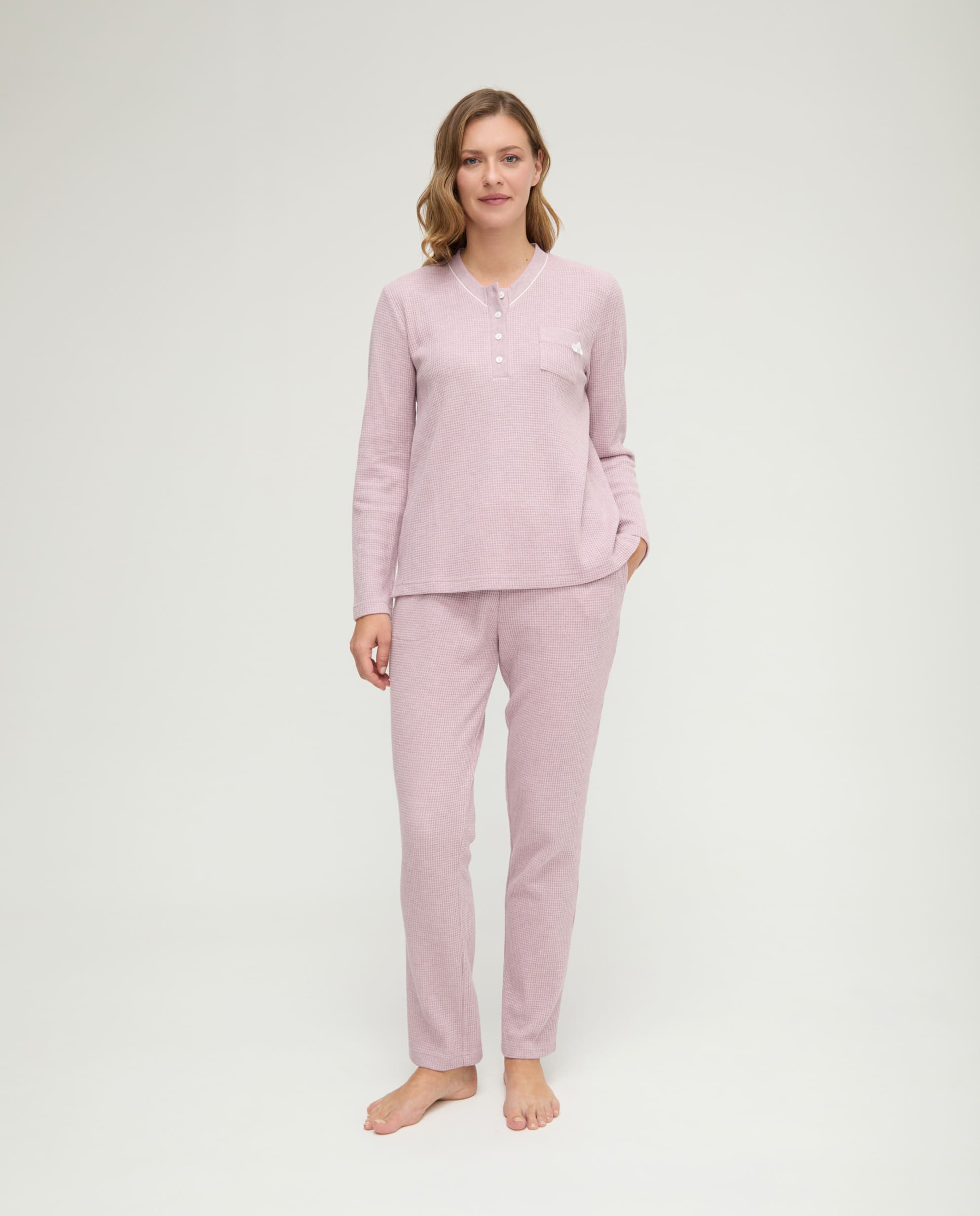 Pijama de invierno manga larga vigoré malva cuello pico de cuadritos