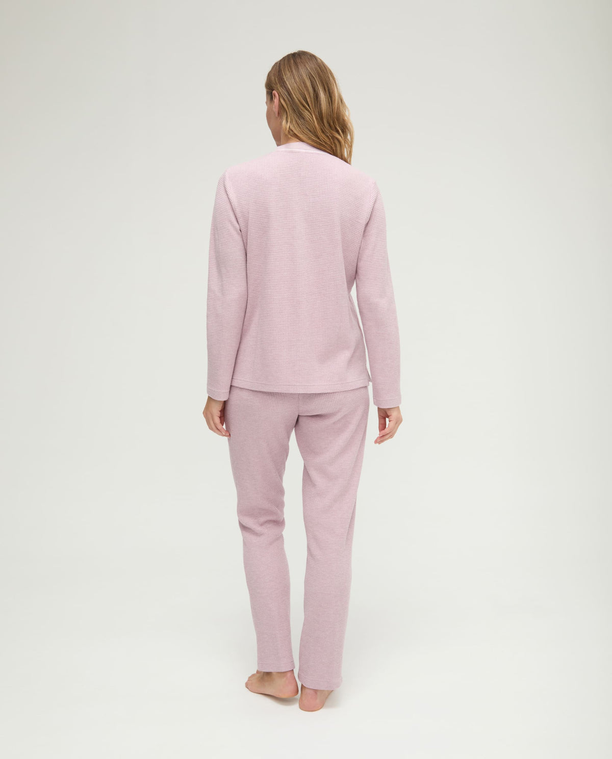 Pijama de invierno manga larga vigoré malva cuello pico de cuadritos