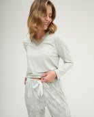 Pijama de invierno manga larga verde de hojas con puntilla