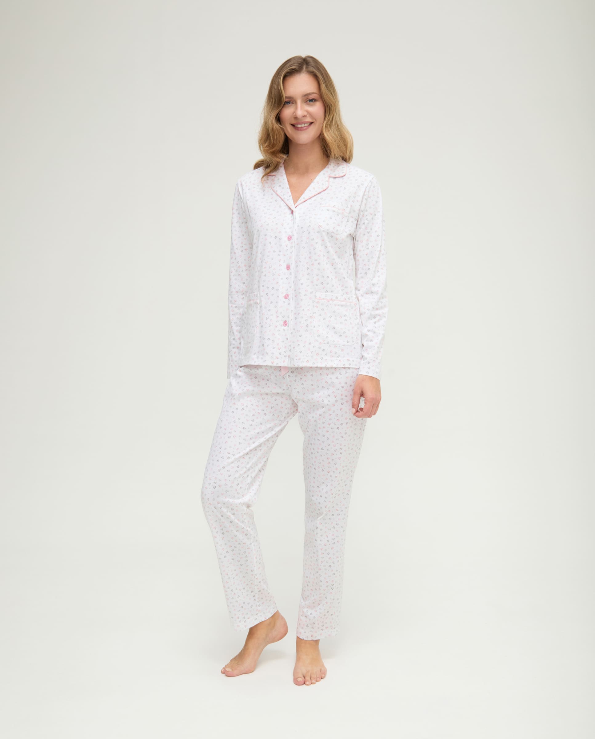 Pijama de invierno manga larga abierto rosa de florecitas