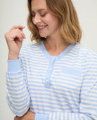 Pijama de invierno manga larga celeste de rayas y topos