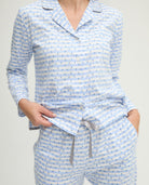 Pijama de invierno manga francesa abierto celeste de rayas y flores