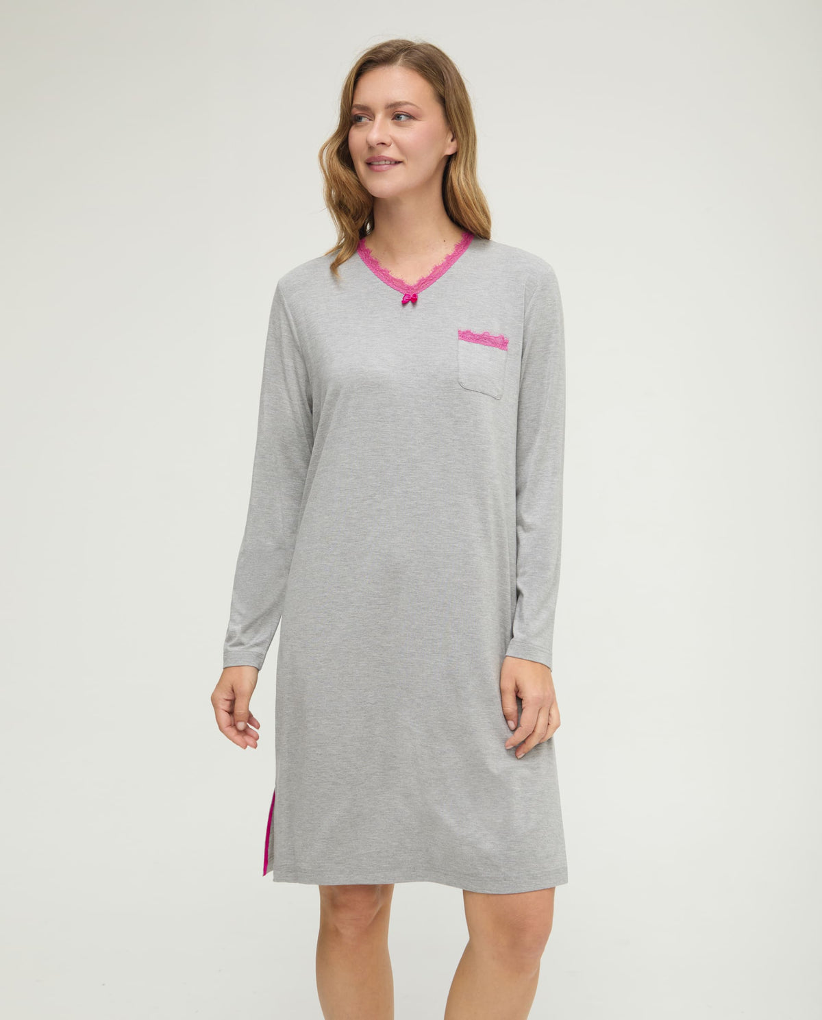 Camisón de invierno manga larga vigoré gris cuello pico con puntilla
