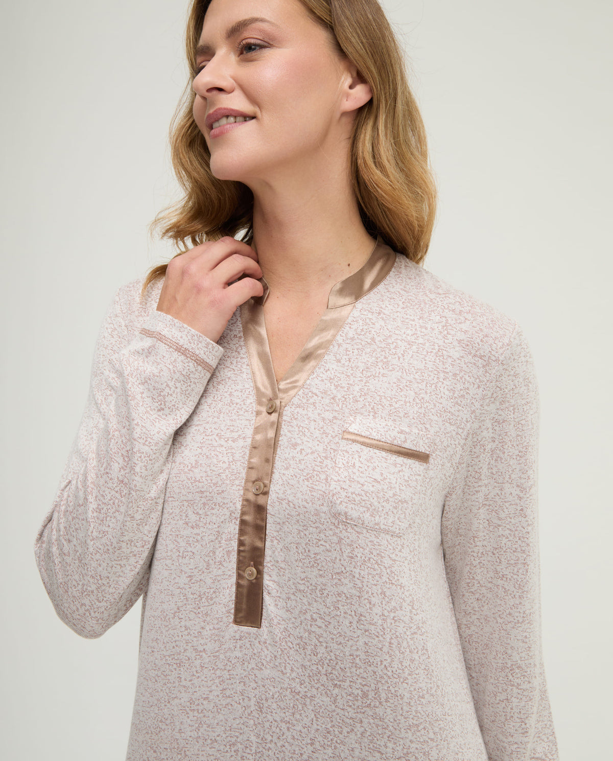 Camisón de invierno manga larga abierto vigoré marrón cuello redondo