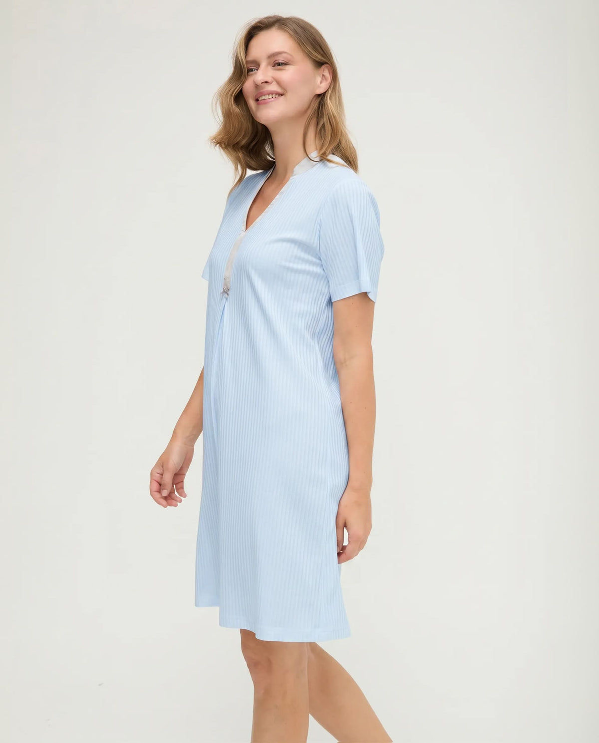 Camisón de invierno manga corta lencero de raso marfil