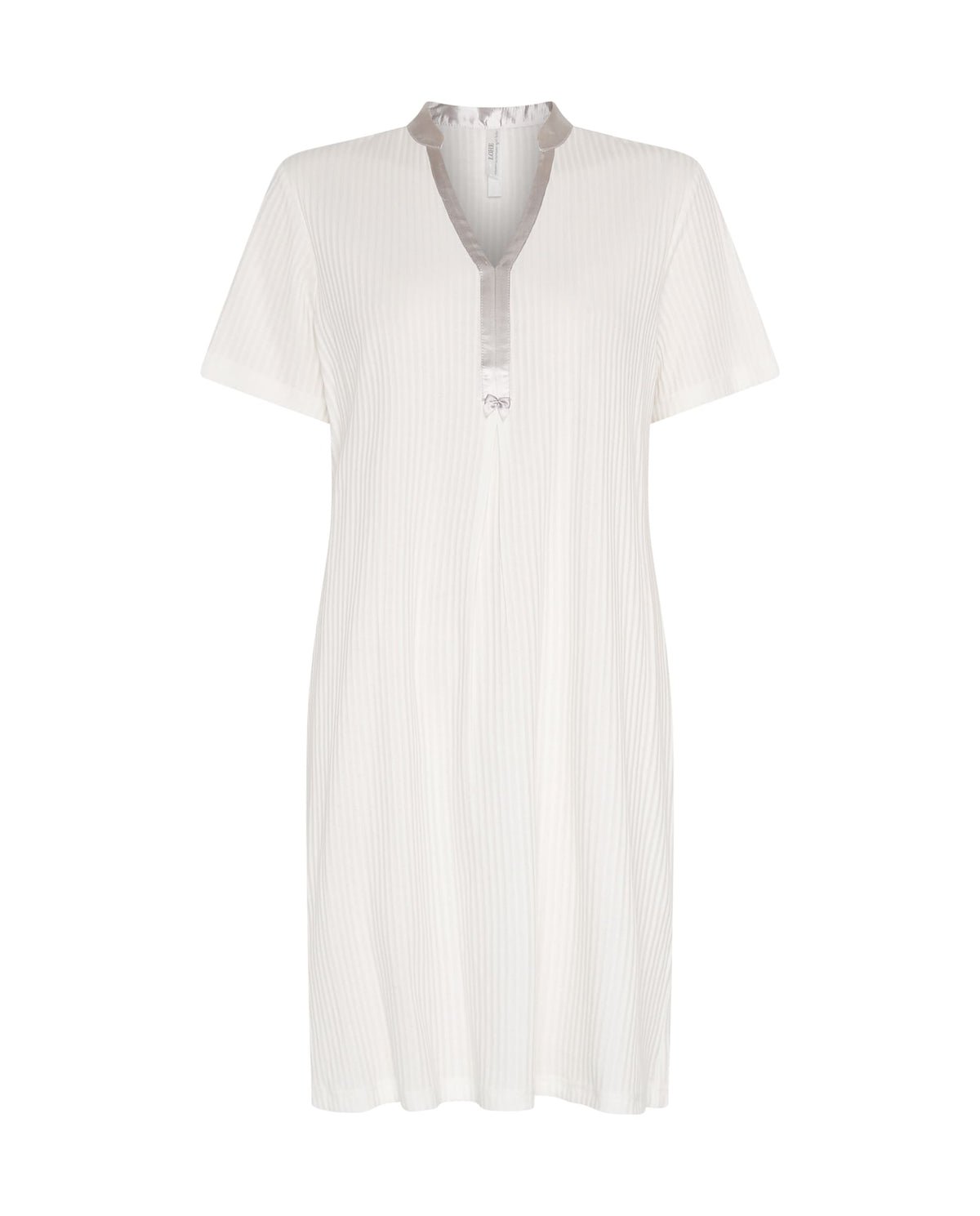 Camisón de invierno manga corta lencero de raso marfil