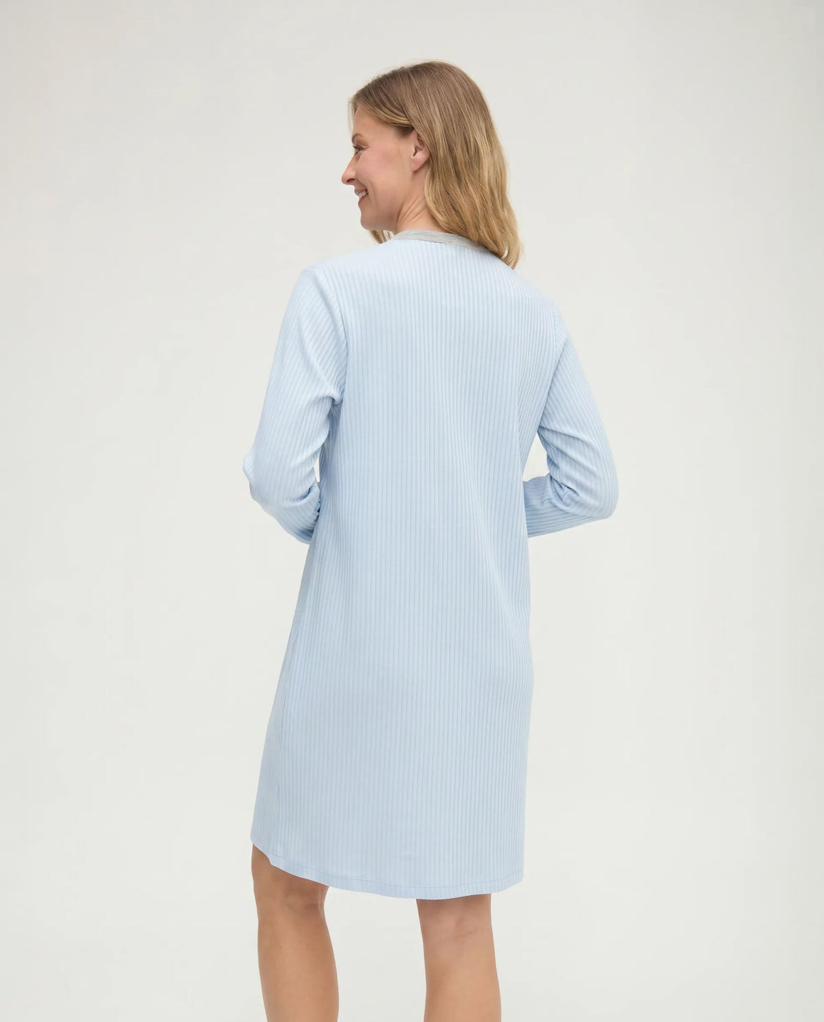 Camisón de invierno manga larga lencero de raso marfil