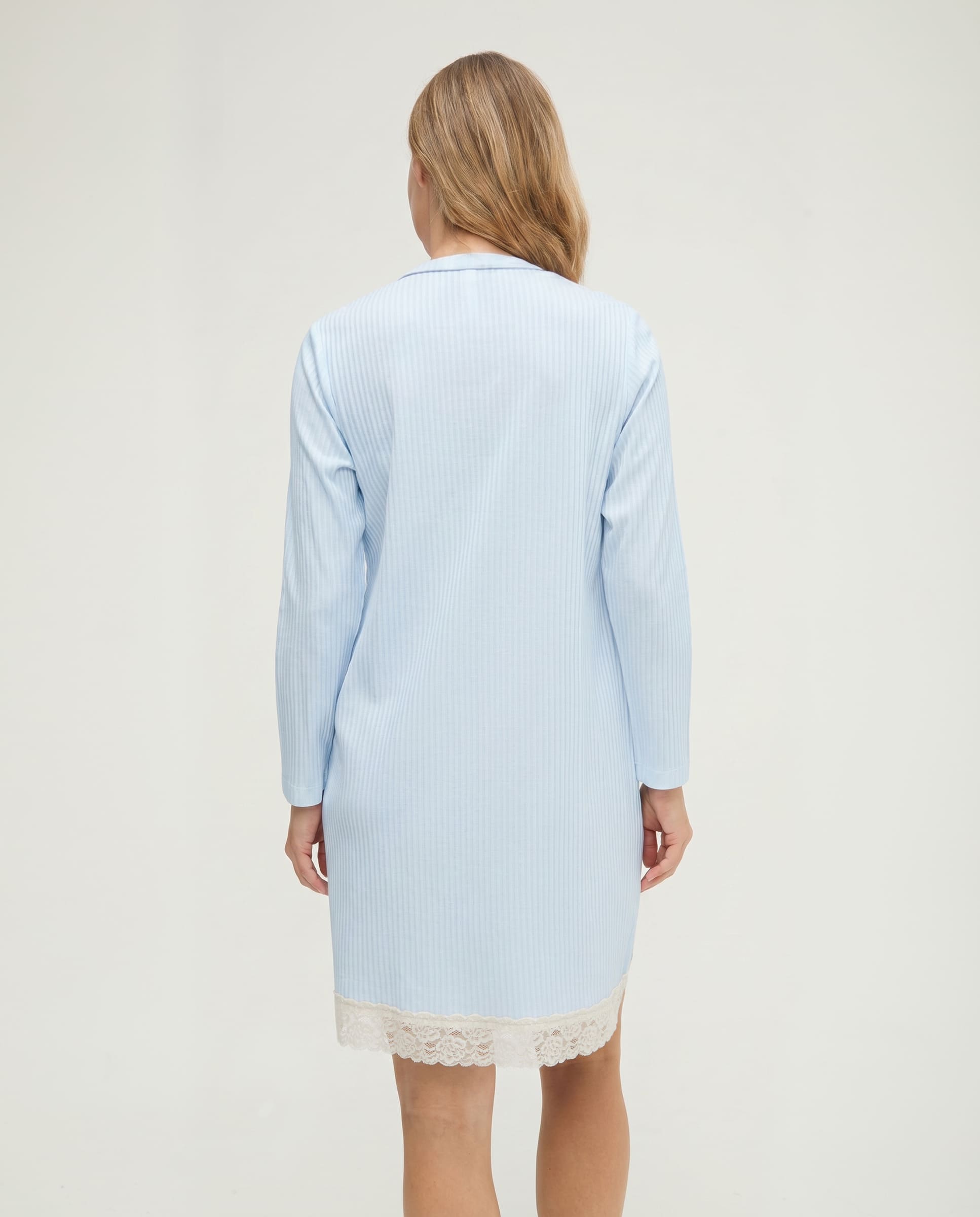 Camisón de invierno manga larga lencero marfil con puntilla