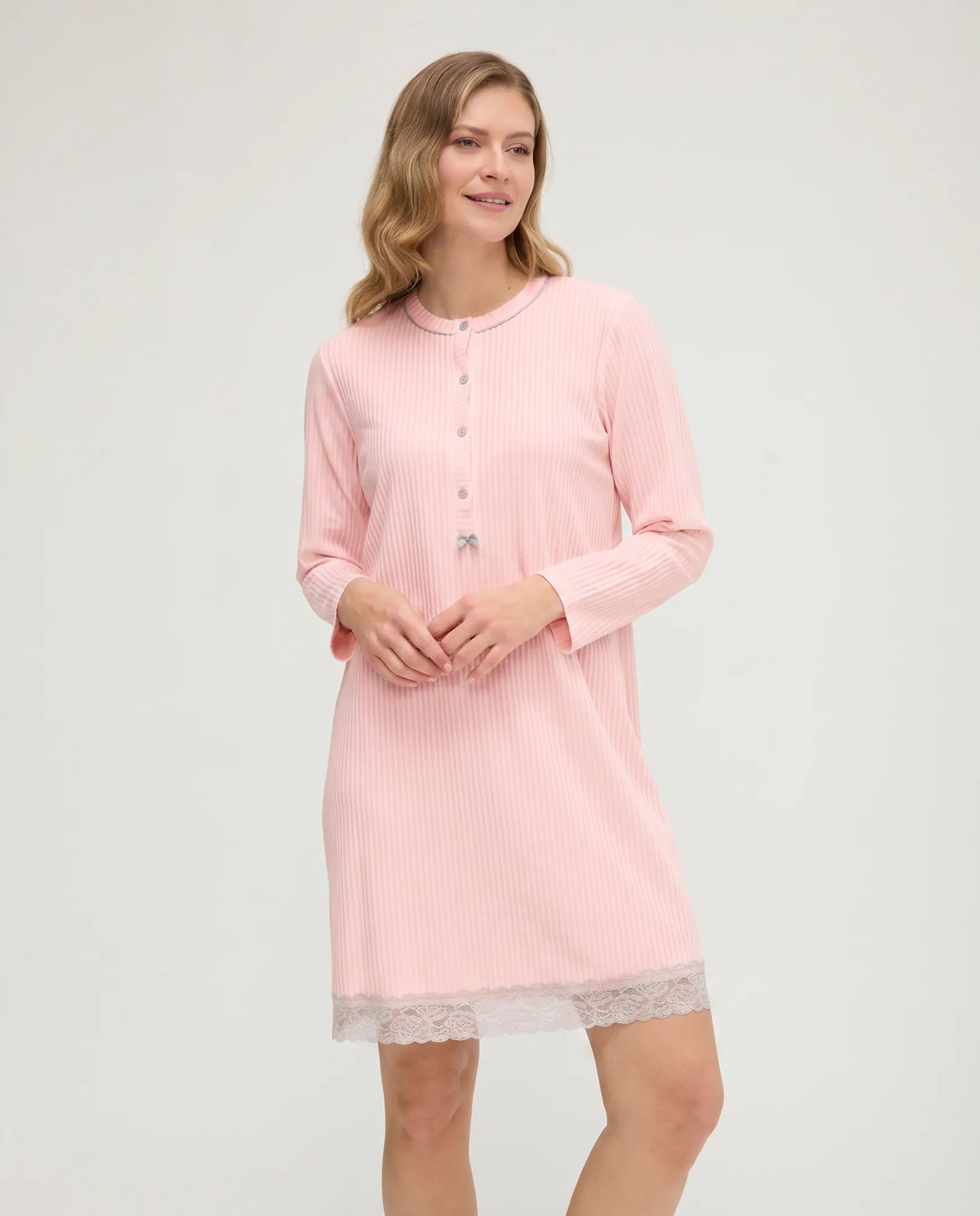 Camisón de invierno manga larga lencero marfil con puntilla